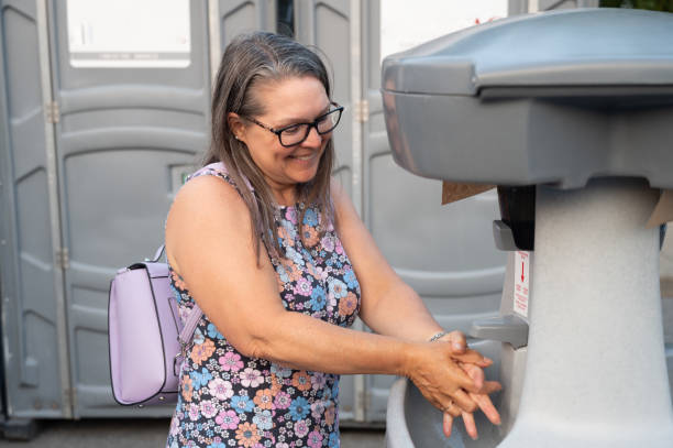 Best Luxury portable toilet rental  in Arlington Heights, IL